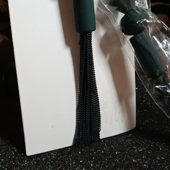 NWT earrings - Picture 2 of 5